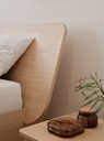 Lit avec appui-tête large avec sommier 160x200 OMM II chêne clair