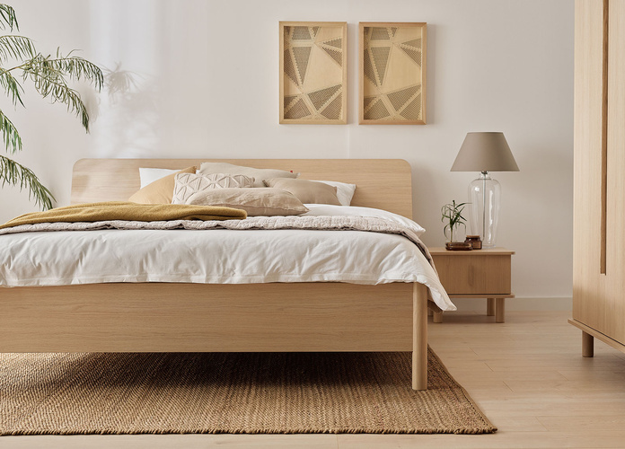 Lit avec appui-tête large avec sommier 160x200 OMM II chêne clair