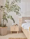 230919_vox_omm_87530_stolik_lozko_puf.webp