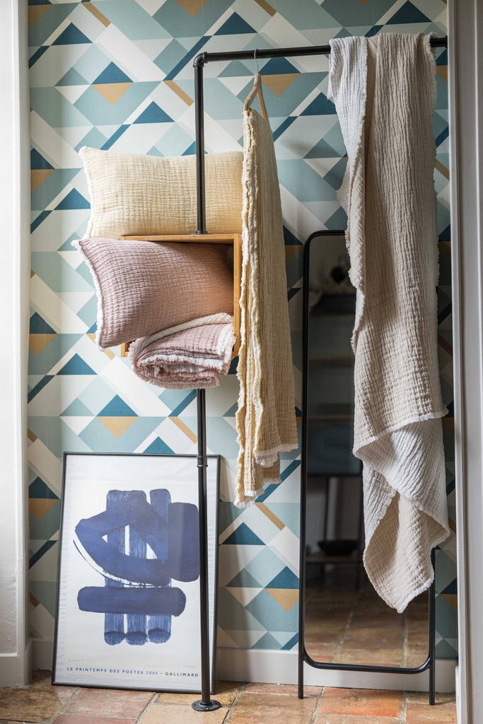 1233086000_PS4.jpg